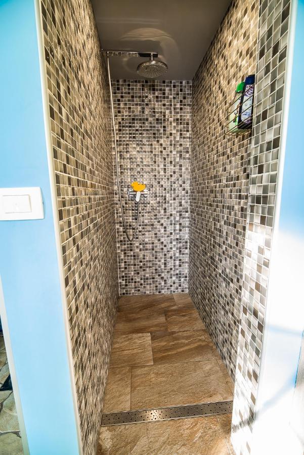 Holiday Home With Hot Tub And Sauna Sabina Rovte Экстерьер фото