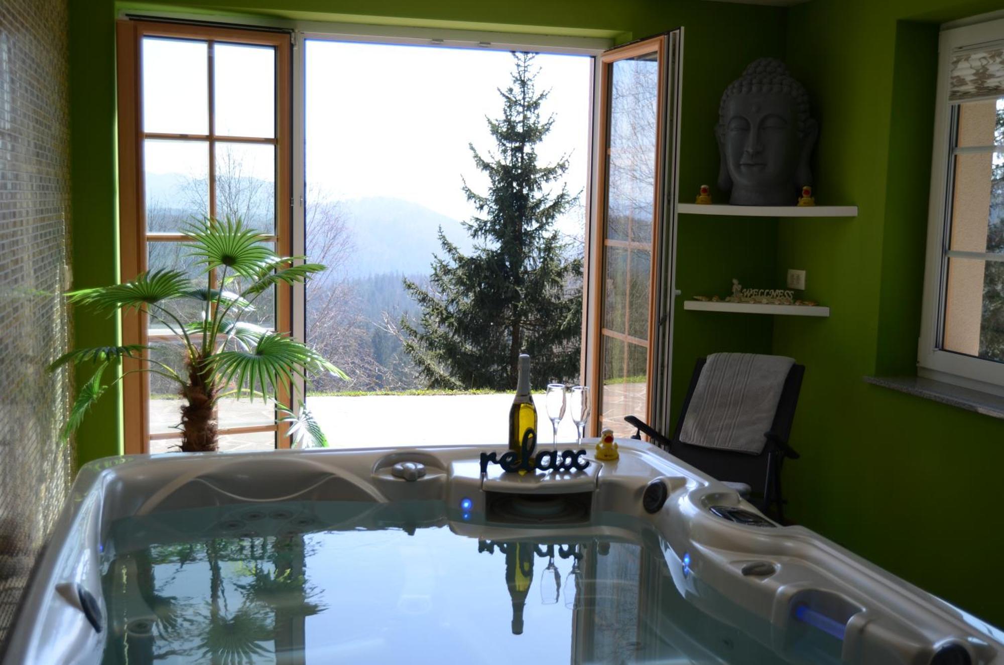 Holiday Home With Hot Tub And Sauna Sabina Rovte Экстерьер фото