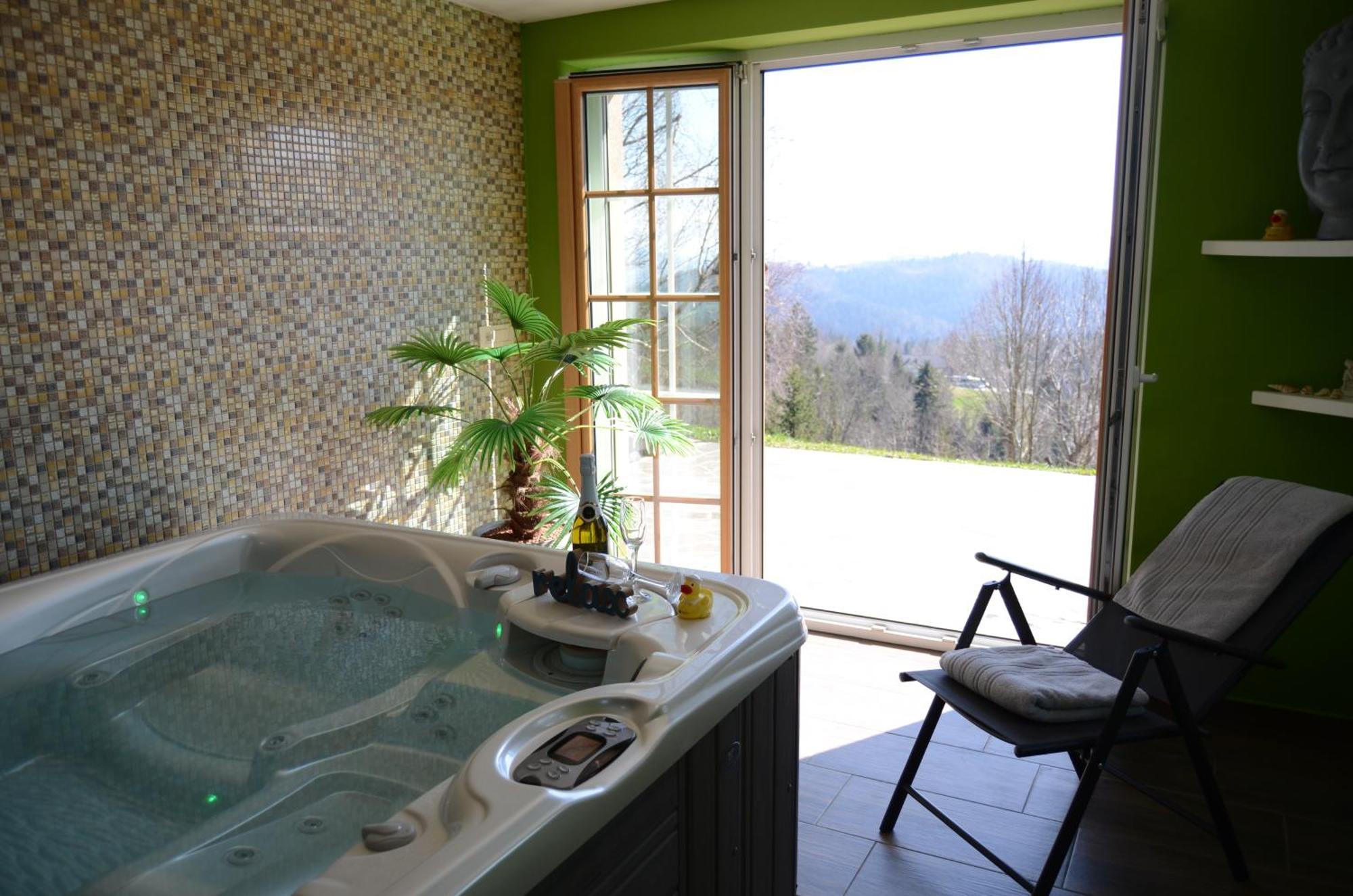 Holiday Home With Hot Tub And Sauna Sabina Rovte Экстерьер фото