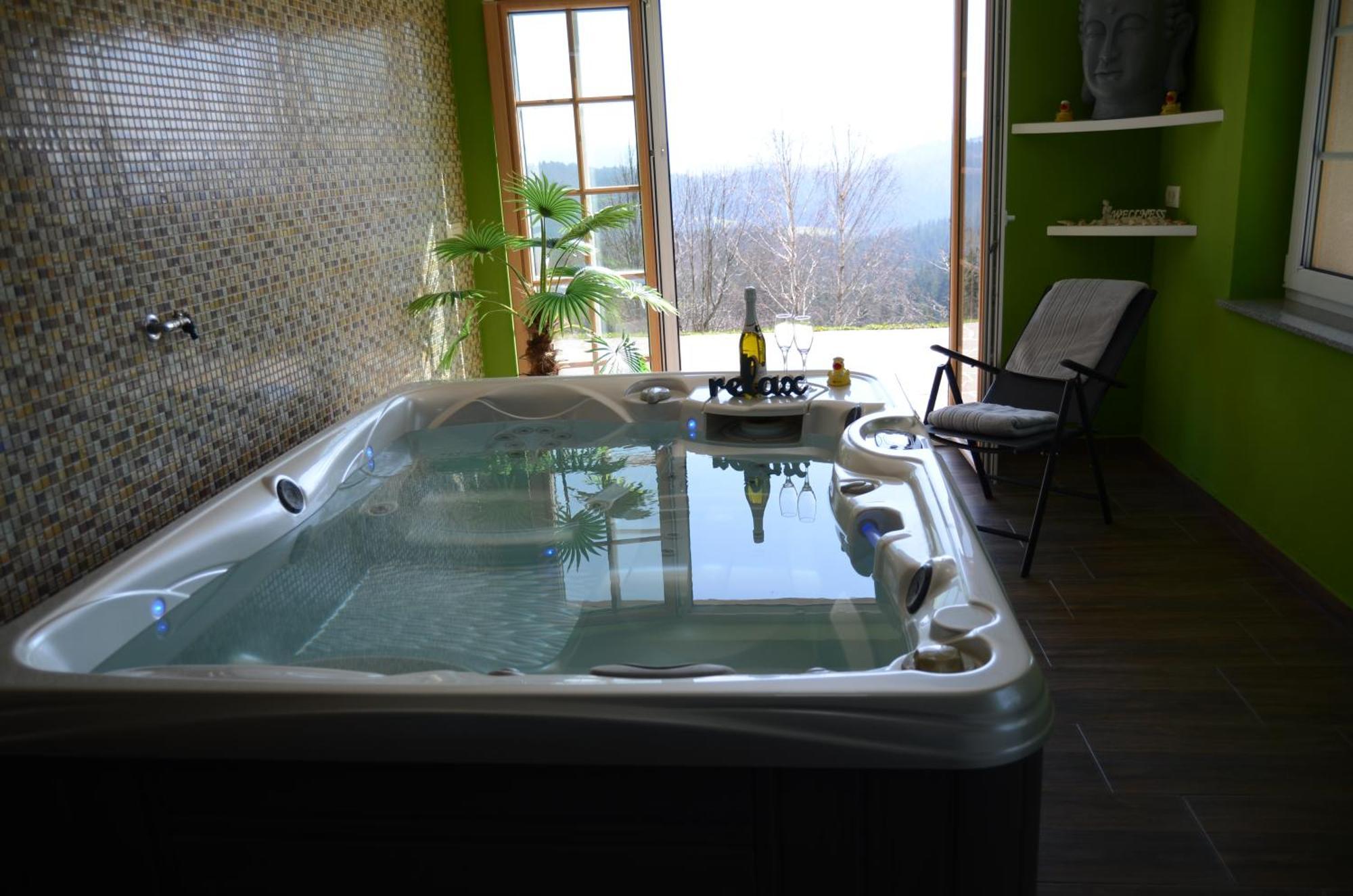 Holiday Home With Hot Tub And Sauna Sabina Rovte Экстерьер фото