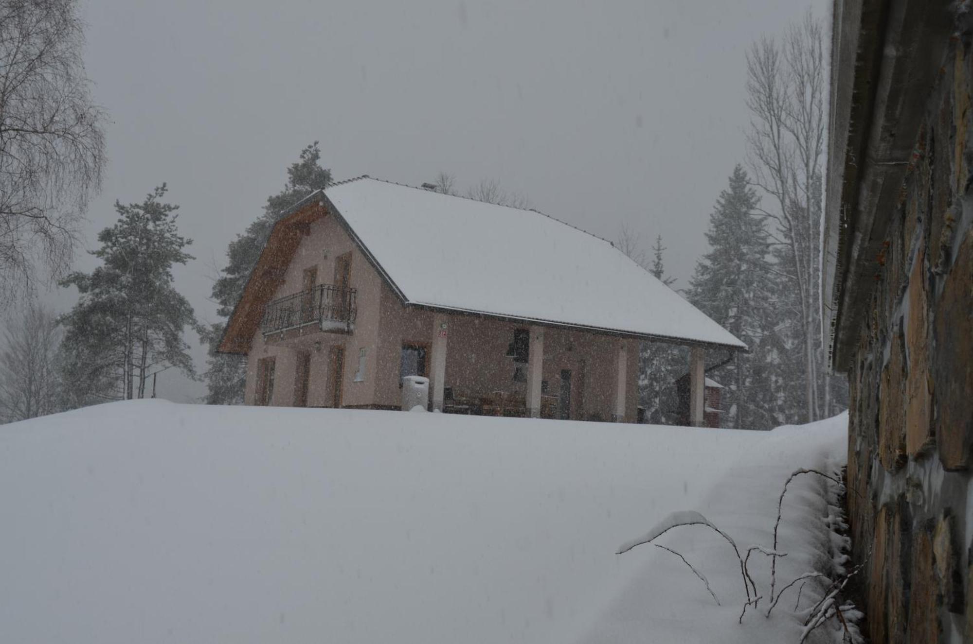 Holiday Home With Hot Tub And Sauna Sabina Rovte Экстерьер фото