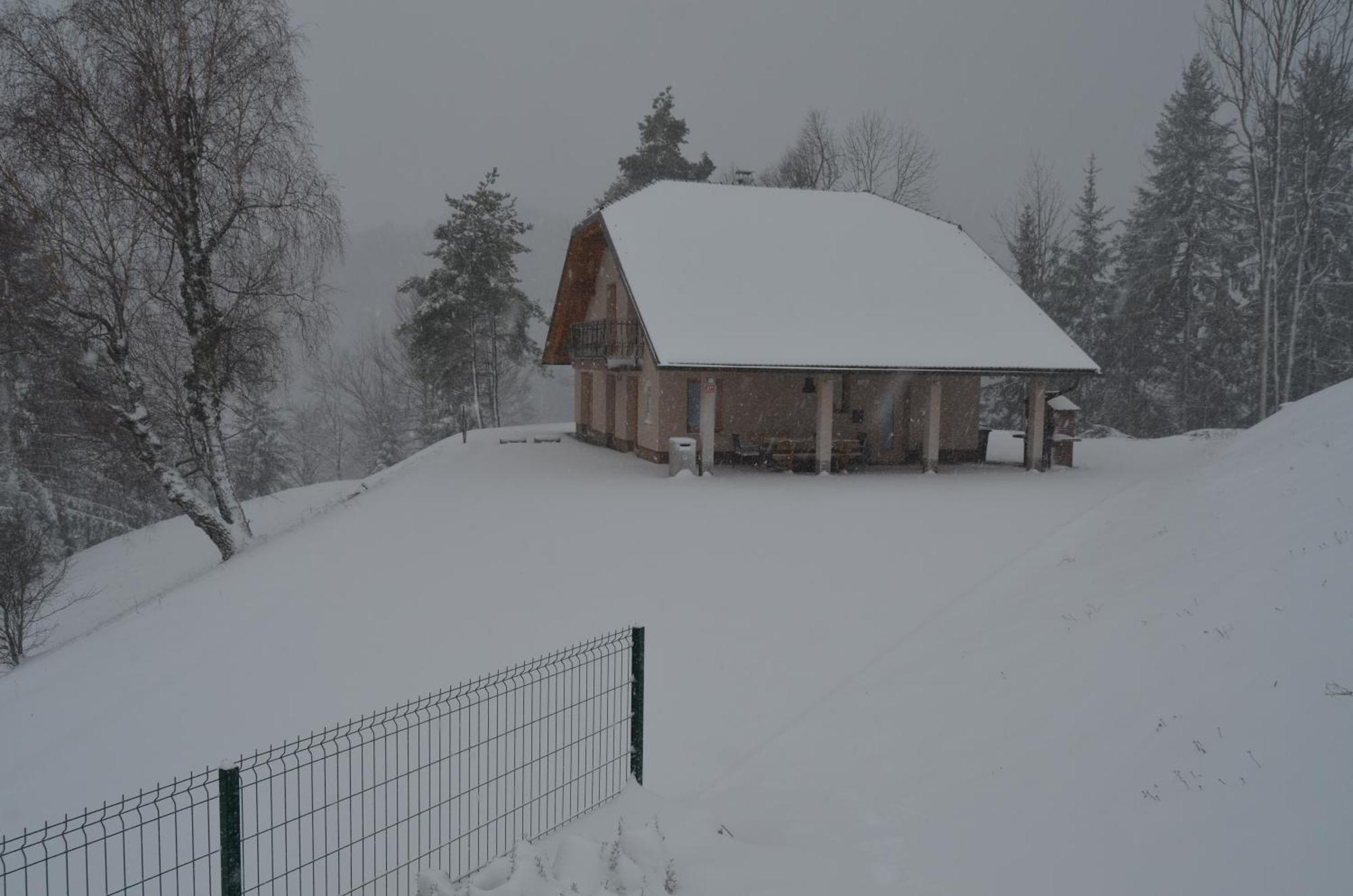 Holiday Home With Hot Tub And Sauna Sabina Rovte Экстерьер фото