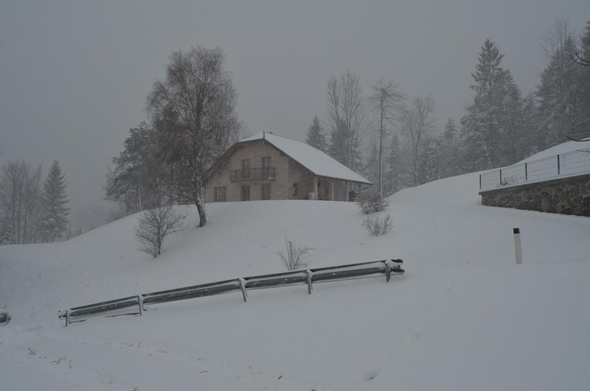 Holiday Home With Hot Tub And Sauna Sabina Rovte Экстерьер фото